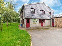 Spacious Holiday in Wanne With Garden