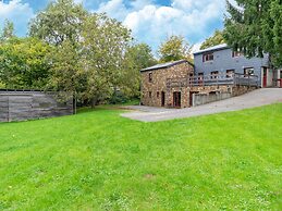 Spacious Holiday in Wanne With Garden