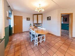 Spacious Holiday in Wanne With Garden