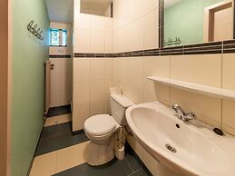 Spacious Holiday in Wanne With Garden