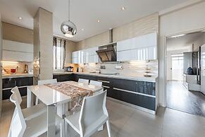 The Grand Luxurious Duplex