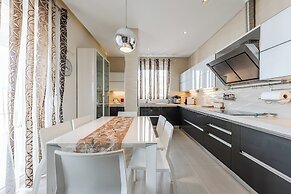 The Grand Luxurious Duplex