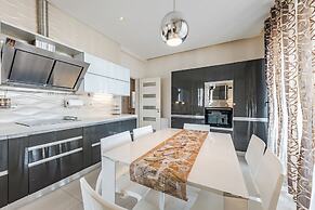 The Grand Luxurious Duplex