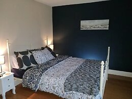 Lovely, Spacious 1-bed Apartment in Poole