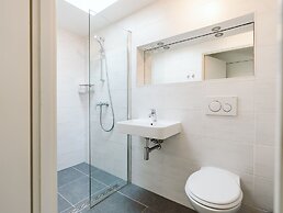 Bungalow on Holiday Park De Klepperstee Ouddorp