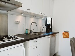 Bungalow on Holiday Park De Klepperstee Ouddorp