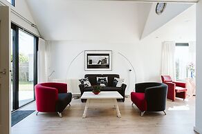 Bungalow on Holiday Park De Klepperstee Ouddorp