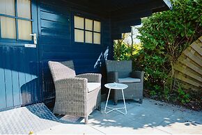 Bungalow on Holiday Park De Klepperstee Ouddorp