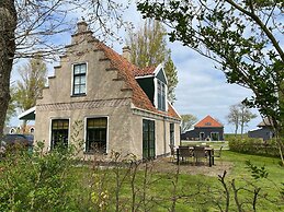 Villa With hot tub Near the Wadden Sea
