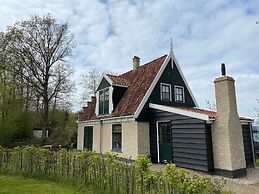 Villa With hot tub Near the Wadden Sea