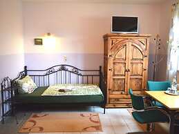 Multicultural Comfortable Holiday Residence
