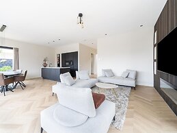 Beautiful Water Villa Near Harderwijk