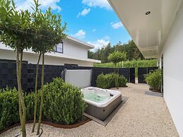 Beautiful Water Villa Near Harderwijk