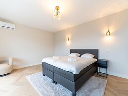 Beautiful Water Villa Near Harderwijk