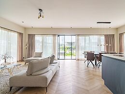 Beautiful Water Villa Near Harderwijk