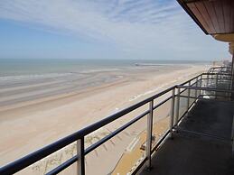 Apartment in Nieuwpoort With sea Beach