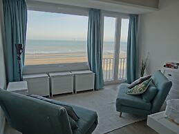 Apartment in Nieuwpoort With sea View
