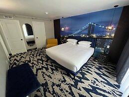 Lighthouse Inn & Suites