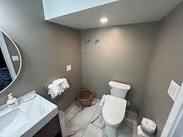 Lighthouse Inn & Suites