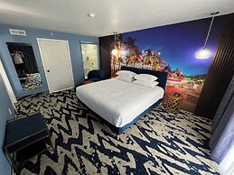 Lighthouse Inn & Suites