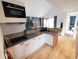 Wellness Bungalow With Whirlpool and Sauna