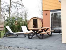 Wellness Bungalow With Whirlpool and Sauna