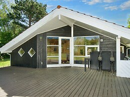 6 Person Holiday Home in Jaegerspris