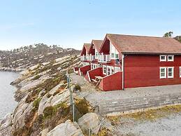 6 Person Holiday Home in Hellesoy-by Traum