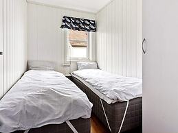 6 Person Holiday Home in Hellesoy-by Traum