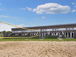 6 Person Holiday Home on a Holiday Park in Hemmet