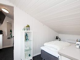 6 Person Holiday Home on a Holiday Park in Hemmet