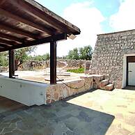 Villetta Paduli - Immersa nel Verde con Vista Mare e Giardino Privato