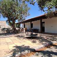 Villetta Paduli - Immersa nel Verde con Vista Mare e Giardino Privato