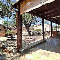 Villetta Paduli - Immersa nel Verde con Vista Mare e Giardino Privato