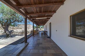 Villetta Paduli - Immersa nel Verde con Vista Mare e Giardino Privato