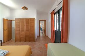 Villetta Paduli - Immersa nel Verde con Vista Mare e Giardino Privato