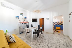 Villetta Paduli - Immersa nel Verde con Vista Mare e Giardino Privato