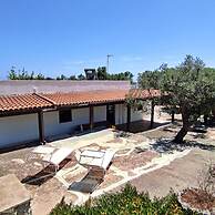 Villetta Paduli - Immersa nel Verde con Vista Mare e Giardino Privato