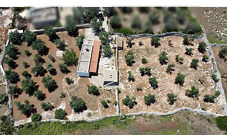 Villetta Paduli - Immersa nel Verde con Vista Mare e Giardino Privato