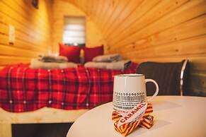 Highland & Transylvania Glamping Pod