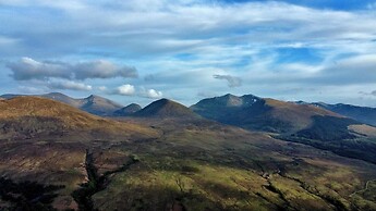 Highland & Transylvania Glamping Pod