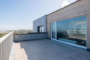 Penthouse in Seafront With Stunning Sea View