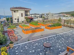 Back Sea Cunda Apart Otel