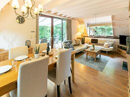 Lanaken Luxe Garden Retreat