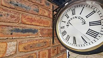 Charming 4-bed House in Wednesbury