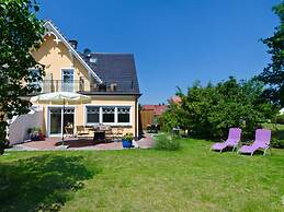 Holiday Home Bloom 2