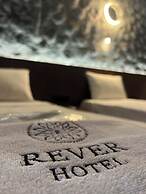 Rever Hotel