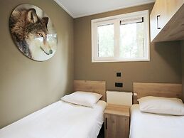 Modern Holiday Home With Decorative Fireplace