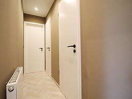 Modern Holiday Home With Decorative Fireplace