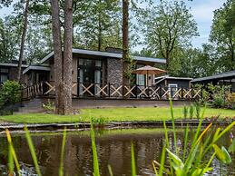 Modern Holiday Home With Decorative Fireplace